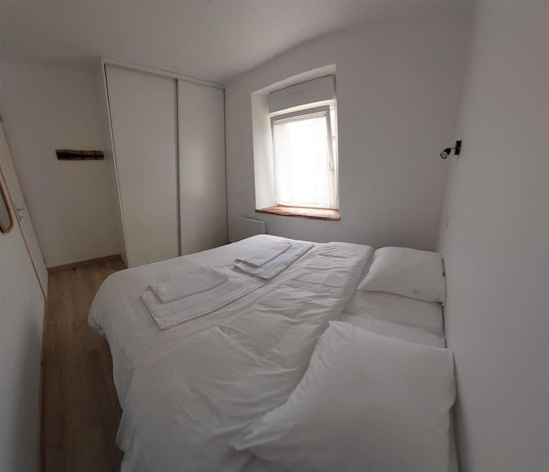 Le Cormoran Emplacement Ideal, Moderne Tres Equipe Thury-Harcourt-le-Hom Eksteriør bilde