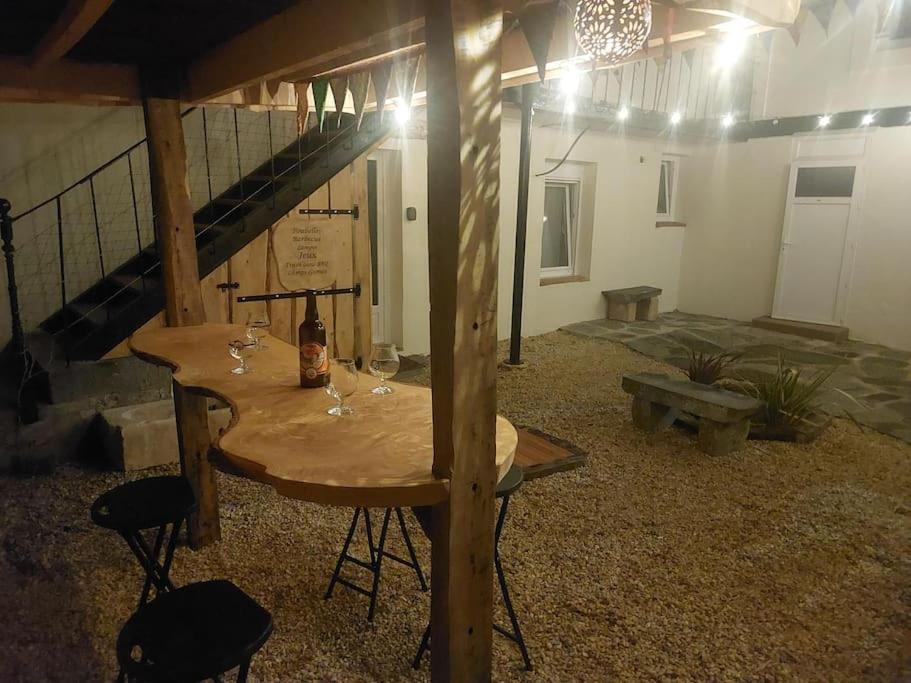 Le Cormoran Emplacement Ideal, Moderne Tres Equipe Thury-Harcourt-le-Hom Eksteriør bilde